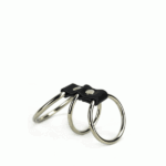 ANEL PENIANO TRIPLO EM METAL COM TIRA EM COURO