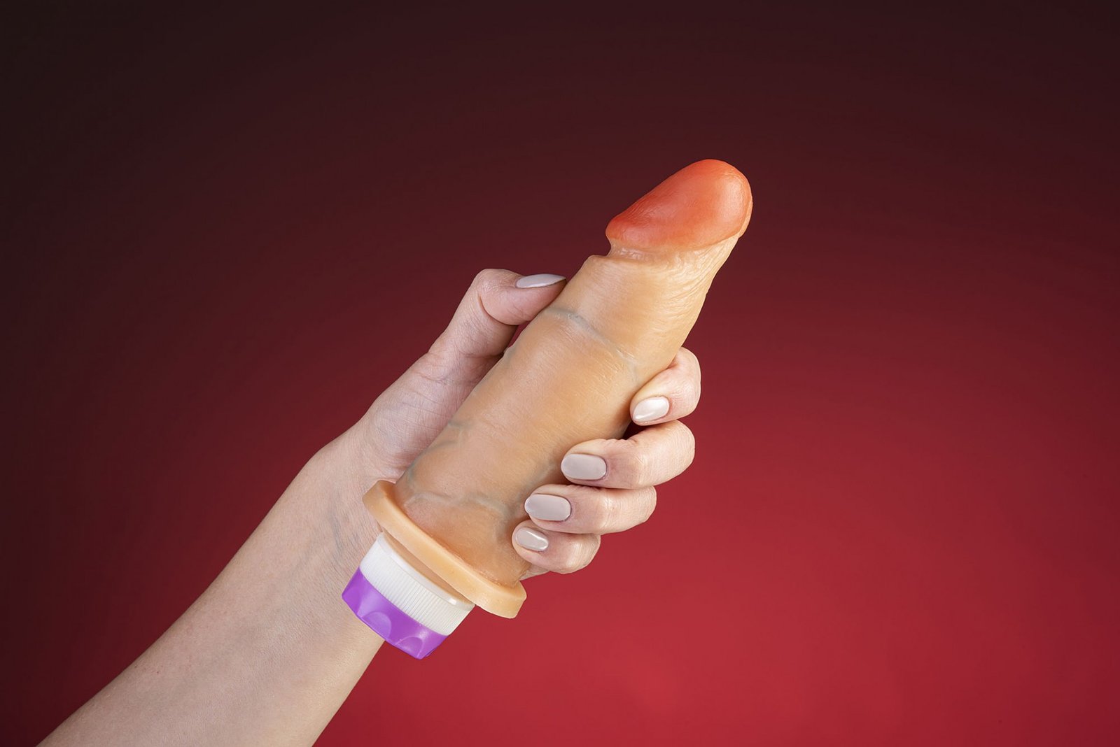 PRÓTESE REALÍSTICA COM VIBRO REAL SKIN 15,3 X 4,5 CM